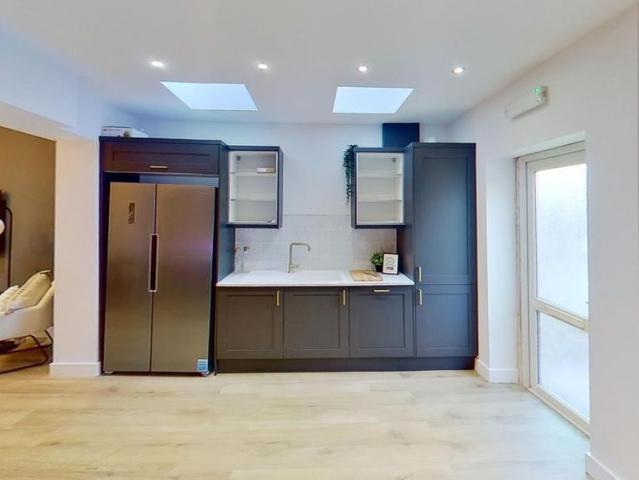 6 bedroom house to rent