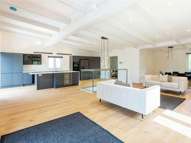 6 bedroom house to rent