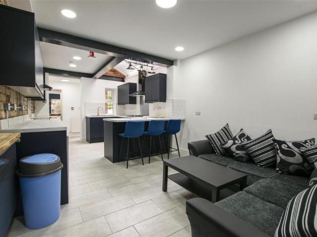 6 bedroom house to rent
