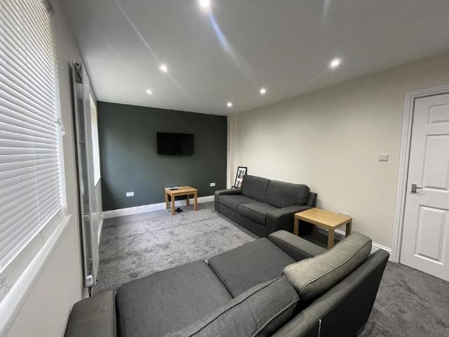 6 bedroom house to rent
