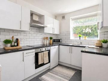 6 bedroom house to rent