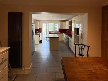 6 bedroom house to rent