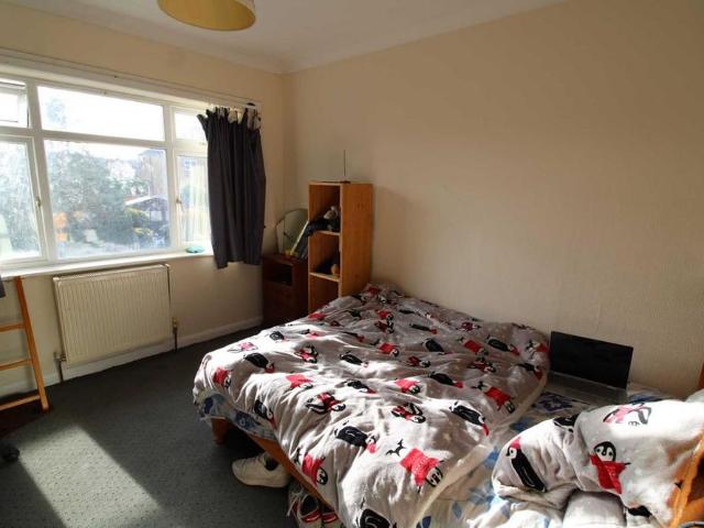 6 bedroom house to rent