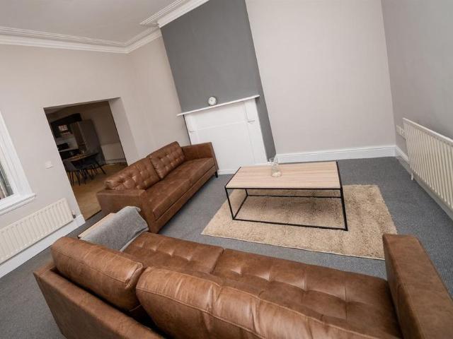 6 bedroom house to rent
