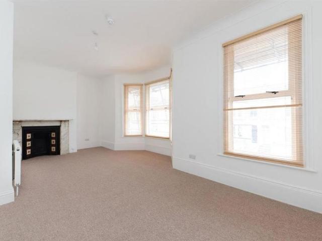 6 bedroom house to rent