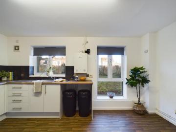 6 bedroom house to rent