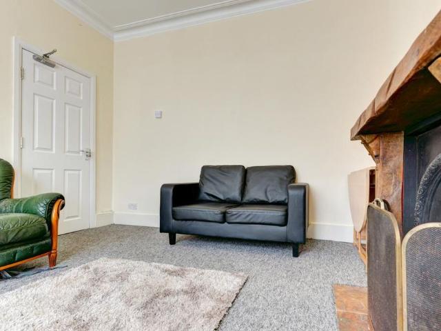 6 bedroom house to rent