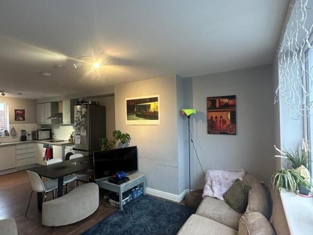 6 bedroom house to rent