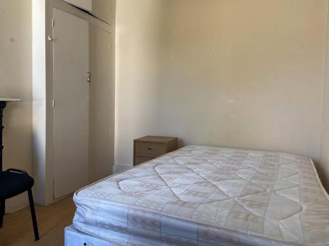 6 bedroom house to rent