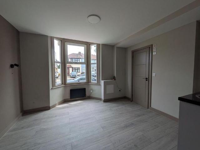 6 bedroom house to rent