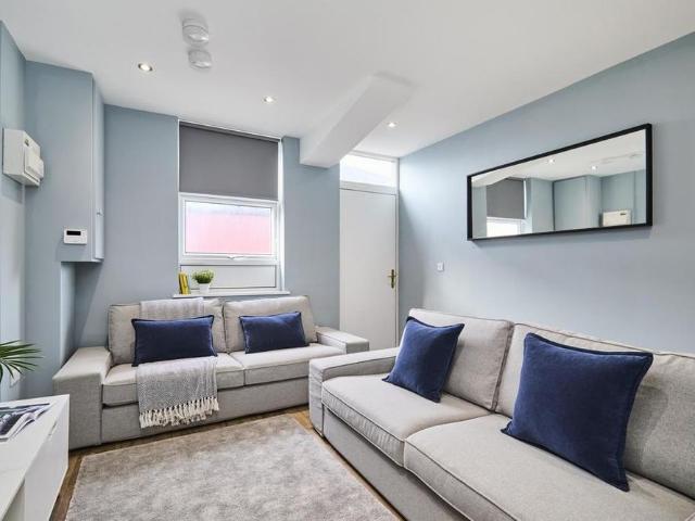 6 bedroom house to rent