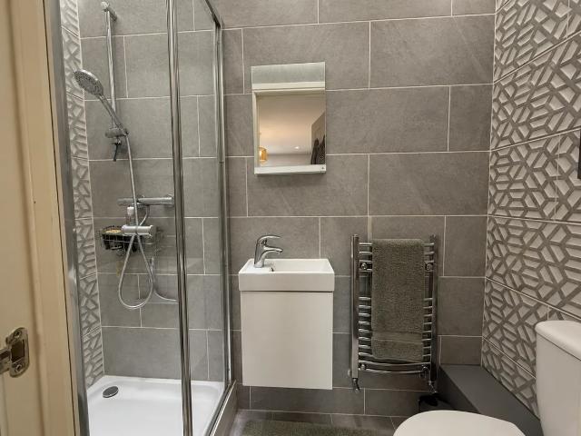 6 bedroom house to rent
