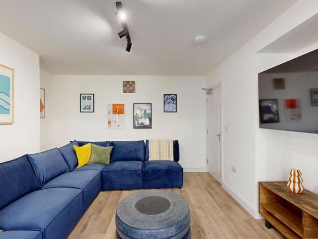6 bedroom house to rent