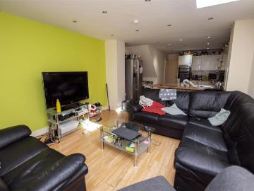 6 bedroom house to rent