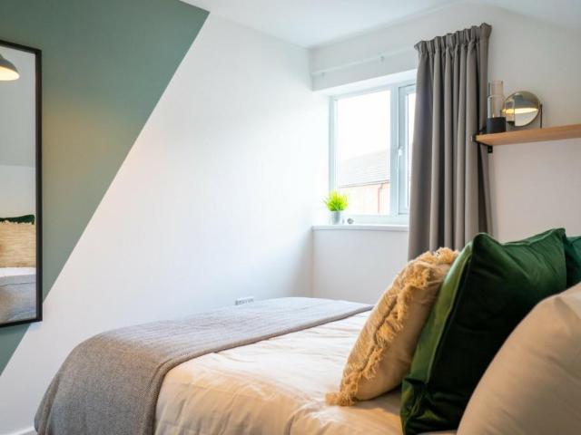 6 bedroom house to rent