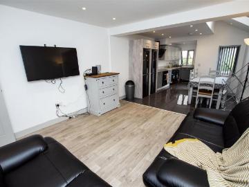 6 bedroom house to rent