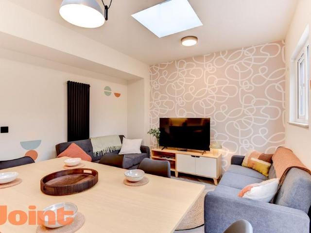 6 bedroom house to rent