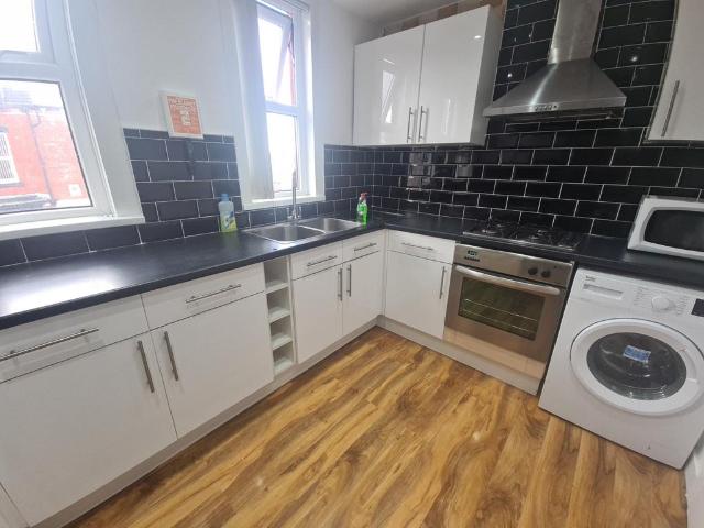 6 bedroom house to rent
