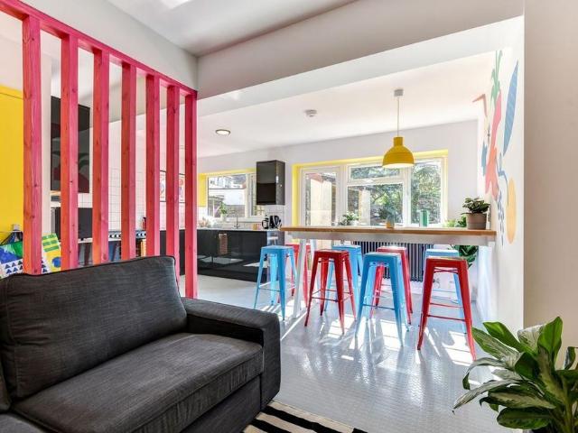 6 bedroom house to rent