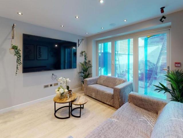 6 bedroom house to rent