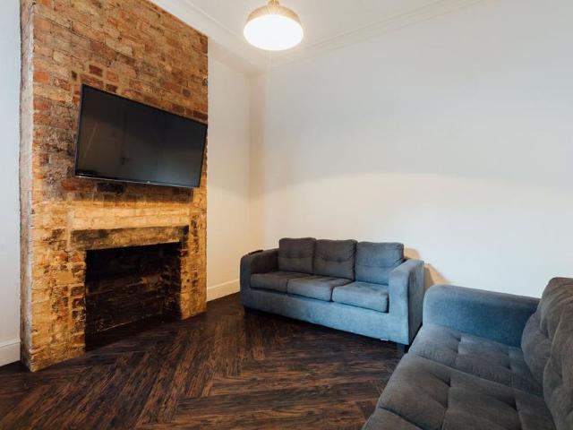 6 bedroom house to rent
