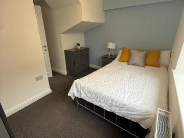 6 bedroom house to rent