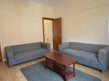 6 bedroom house to rent