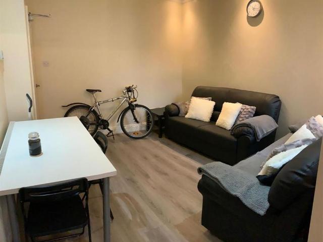 6 bedroom house to rent