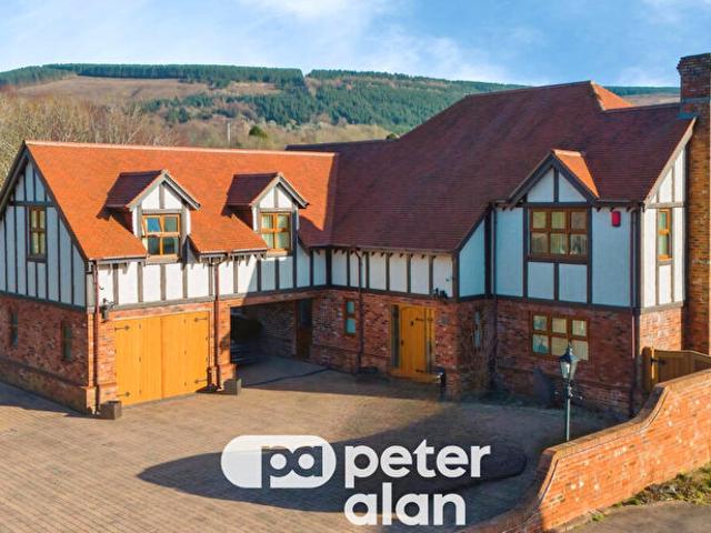 6 Bedroom House To Rent In The Walk, CF44
