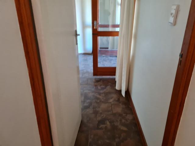 6 Bedroom House To Rent in Bluewater Bay