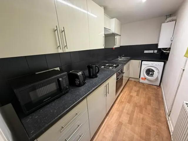 6 Bedroom House To Rent In Frederick Grove, Lenton, East Midlands, NG7