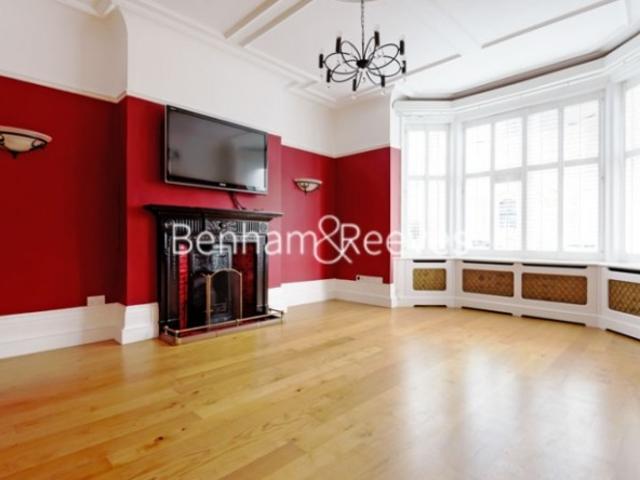 6 Bedroom house to rent in Glenloch Road, Hampstead, NW3