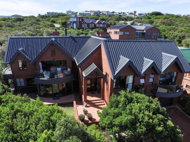 6 Bedroom house to rent in Herolds Bay, George