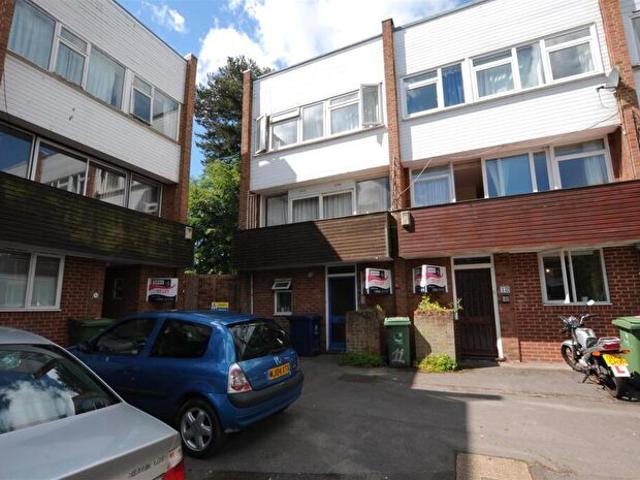 6 Bedroom House To Rent In Horwood Close, OX3