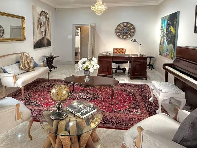 6 Bedroom House To Rent in Hyde Park