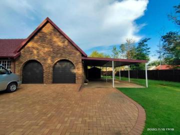 6 Bedroom House to Rent in Lakefield