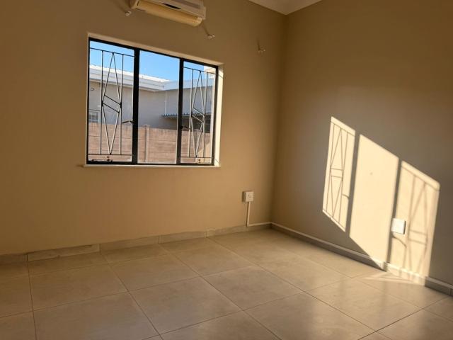 6 Bedroom House To Rent in Oosterville