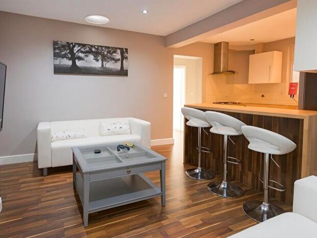 6 Bedroom House To Rent In Rolleston Drive, Lenton, East Midlands, NG7