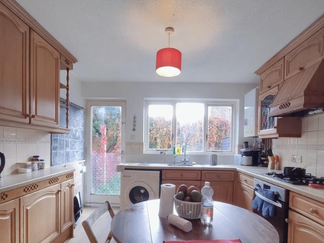 6 Bedroom House to Rent – Open Plan + Garden