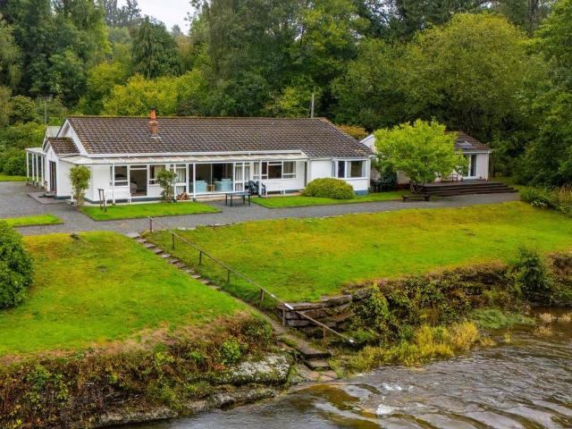 6 bedroom lodge for sale