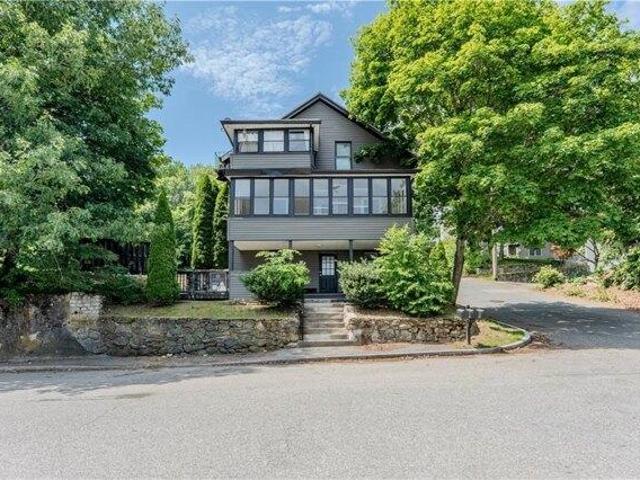 6 bedroom, Lincoln RI 02838 104477814