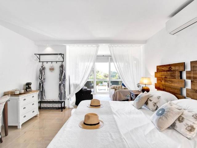 6 bedroom luxury Villa for rent in Marbella Del Este, Andalusia