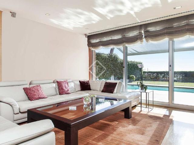 Luxury Villa for rent in Barcelona, Spain