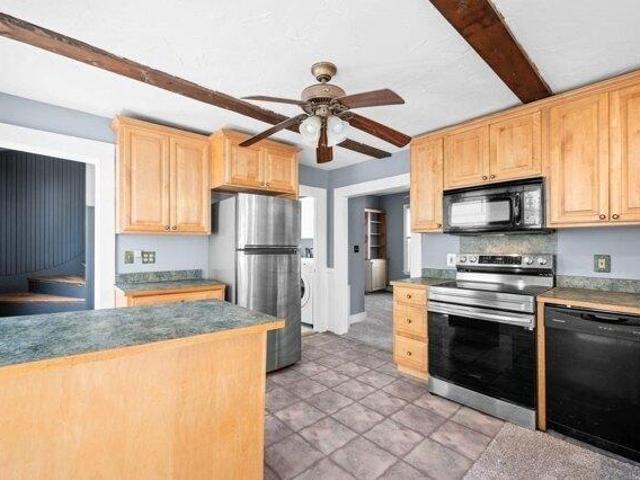 6 bedroom, Lynn MA 01902 105418082