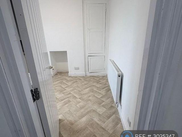 6 bedroom maisonette to rent