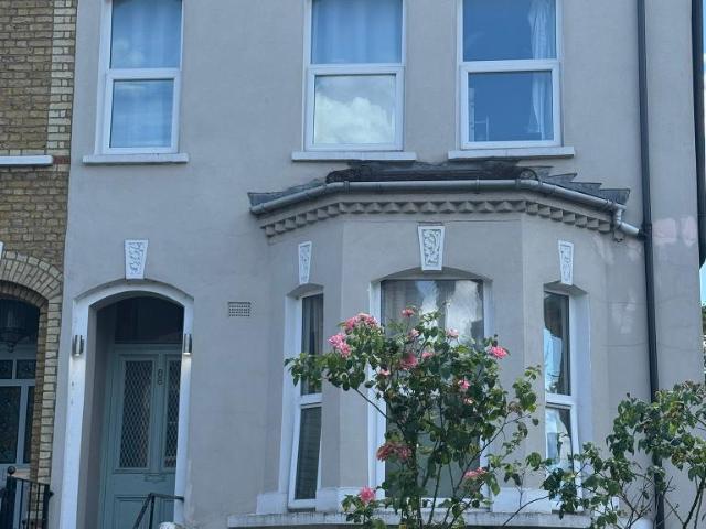 6 bedroom maisonette to rent