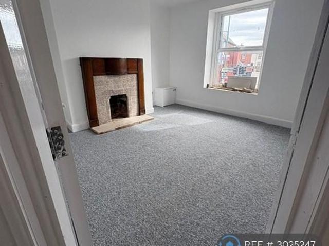 6 bedroom maisonette to rent
