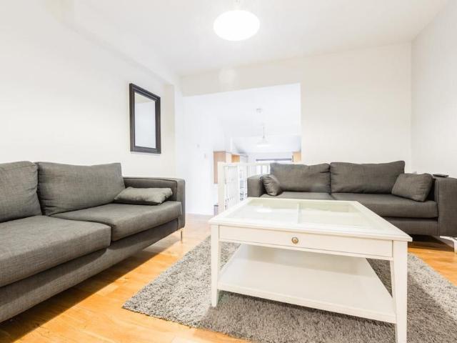 6 bedroom maisonette to rent