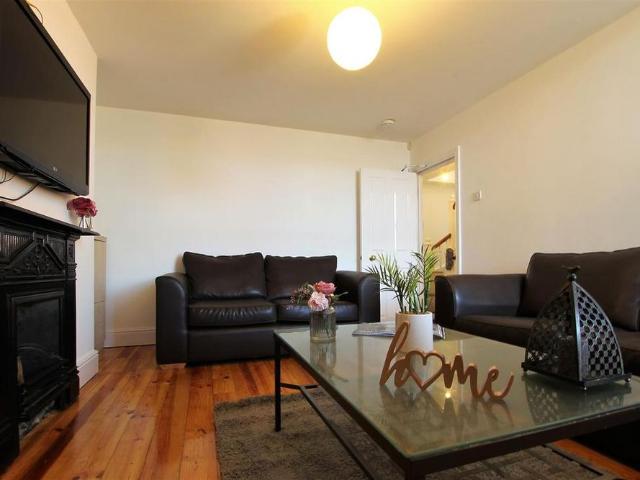 6 bedroom maisonette to rent
