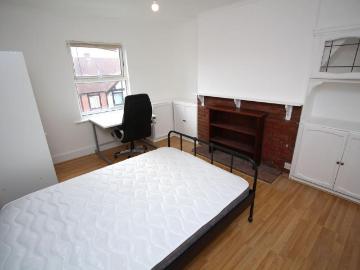 6 bedroom maisonette to rent